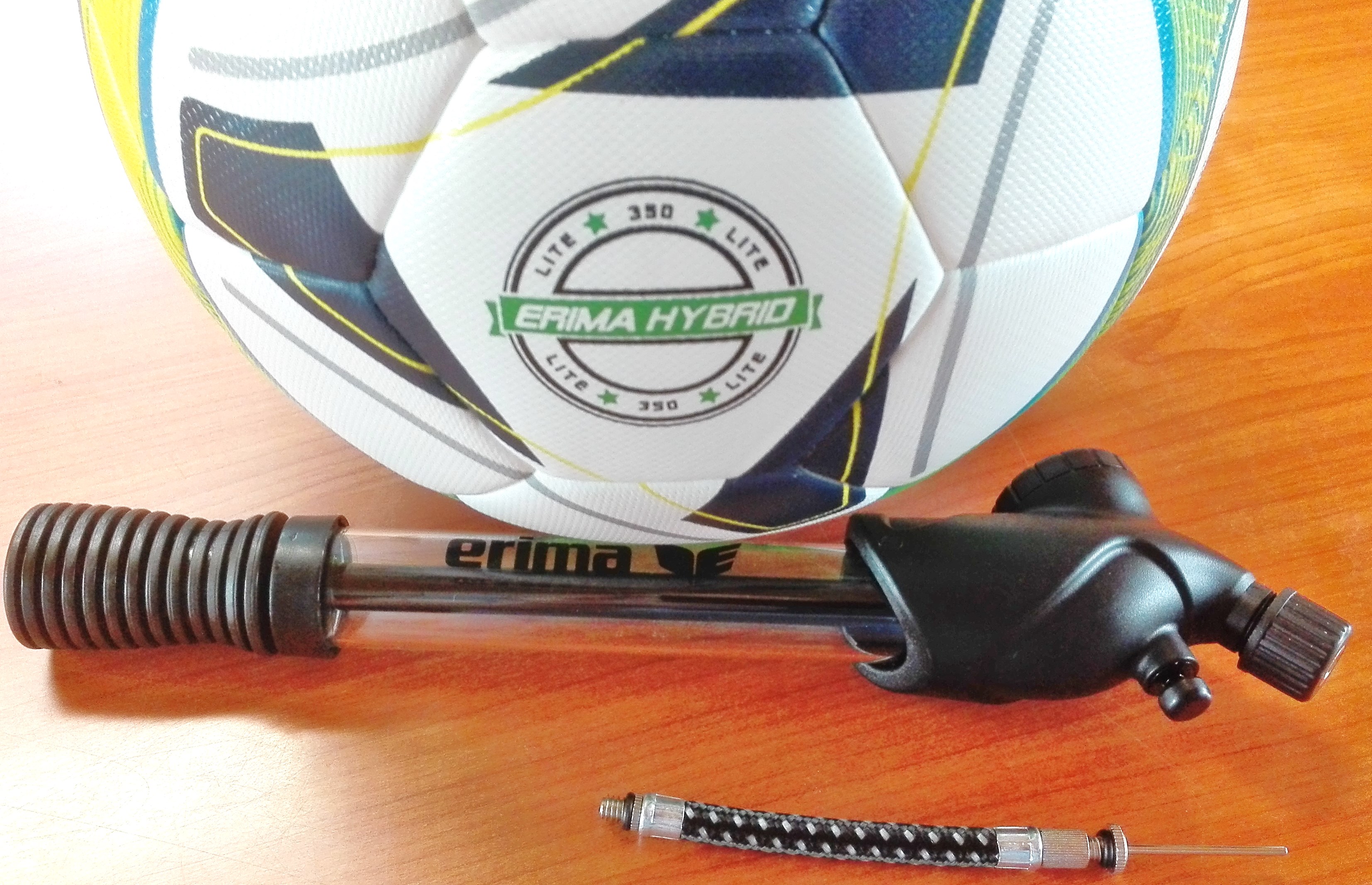 ERIMA Ballpumpe mit Luftdruckmesser Fußball Handball Volleyball 724607